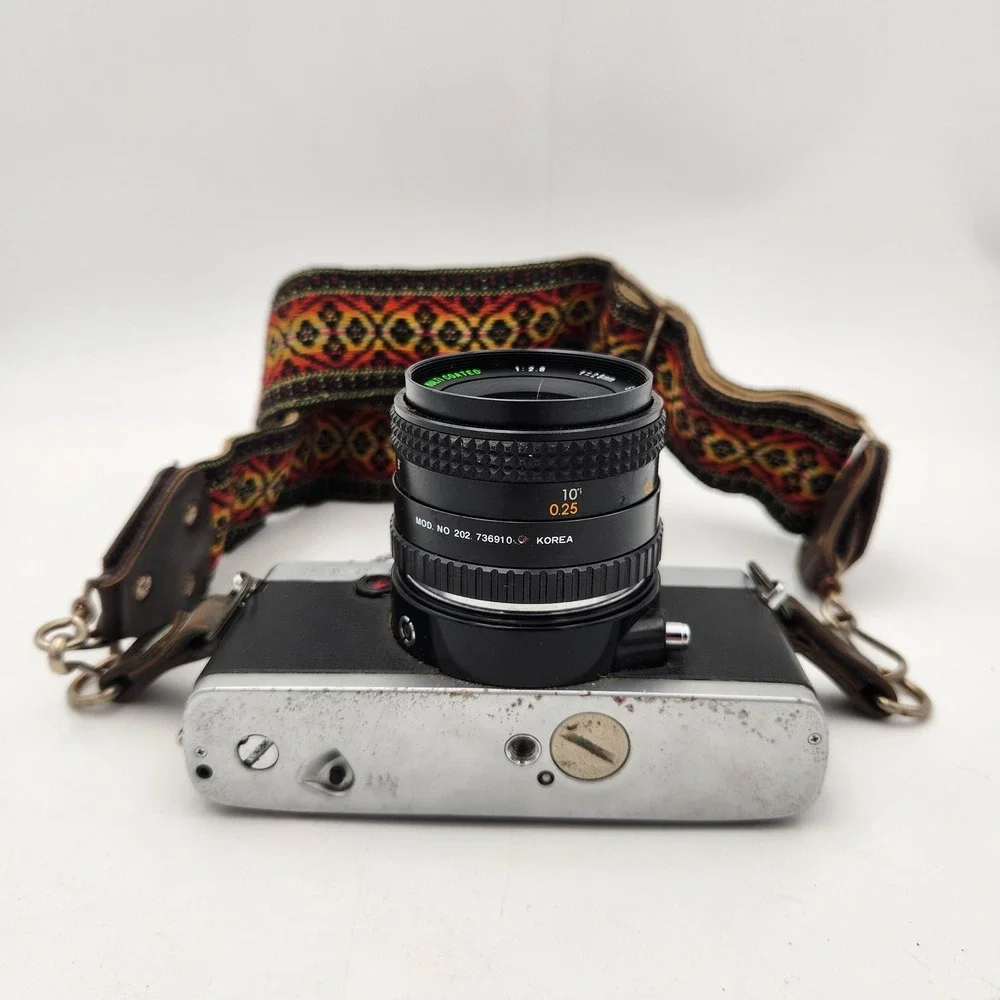 Minolta XG 9 35mm SLR Camera Sears 28mm f2.8 Macro Lens Vivitar 3200 Flash Strap